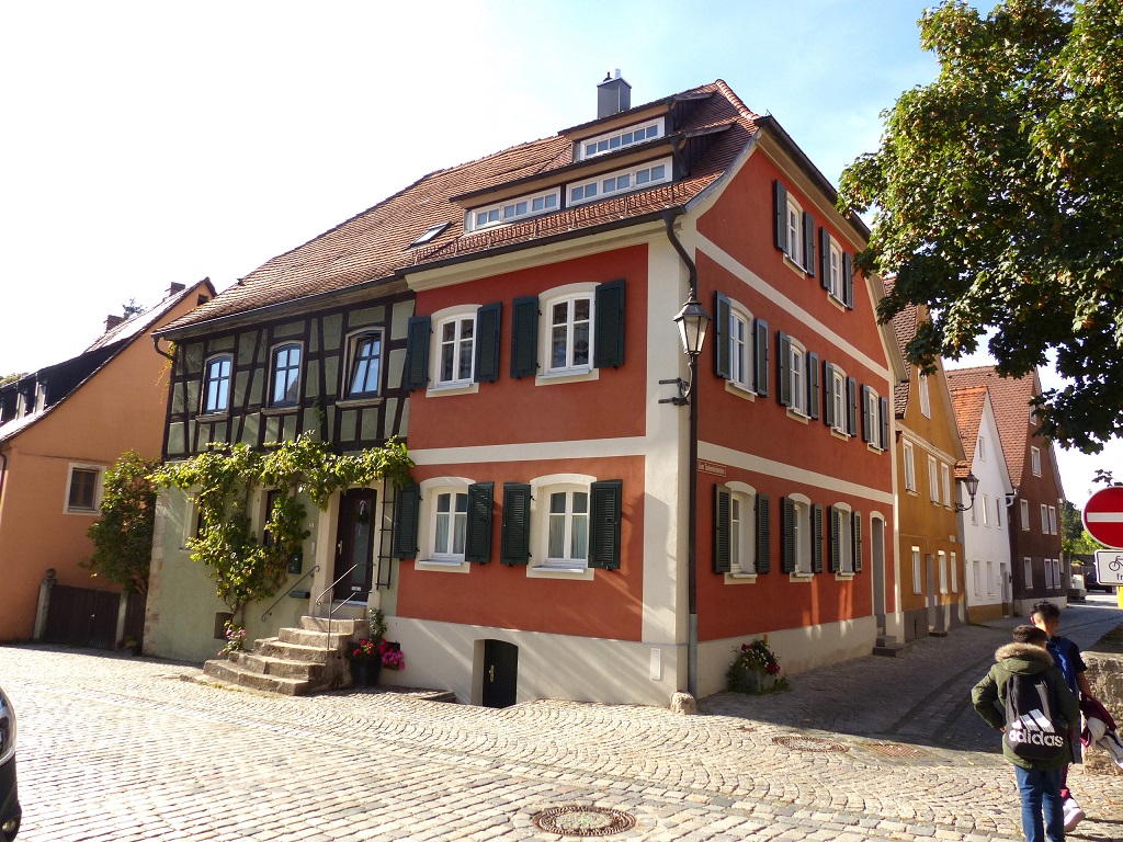 feuchtwangen19_P1870217_am_zwinger_21_zum_taubenbruennlein_3.jpg
