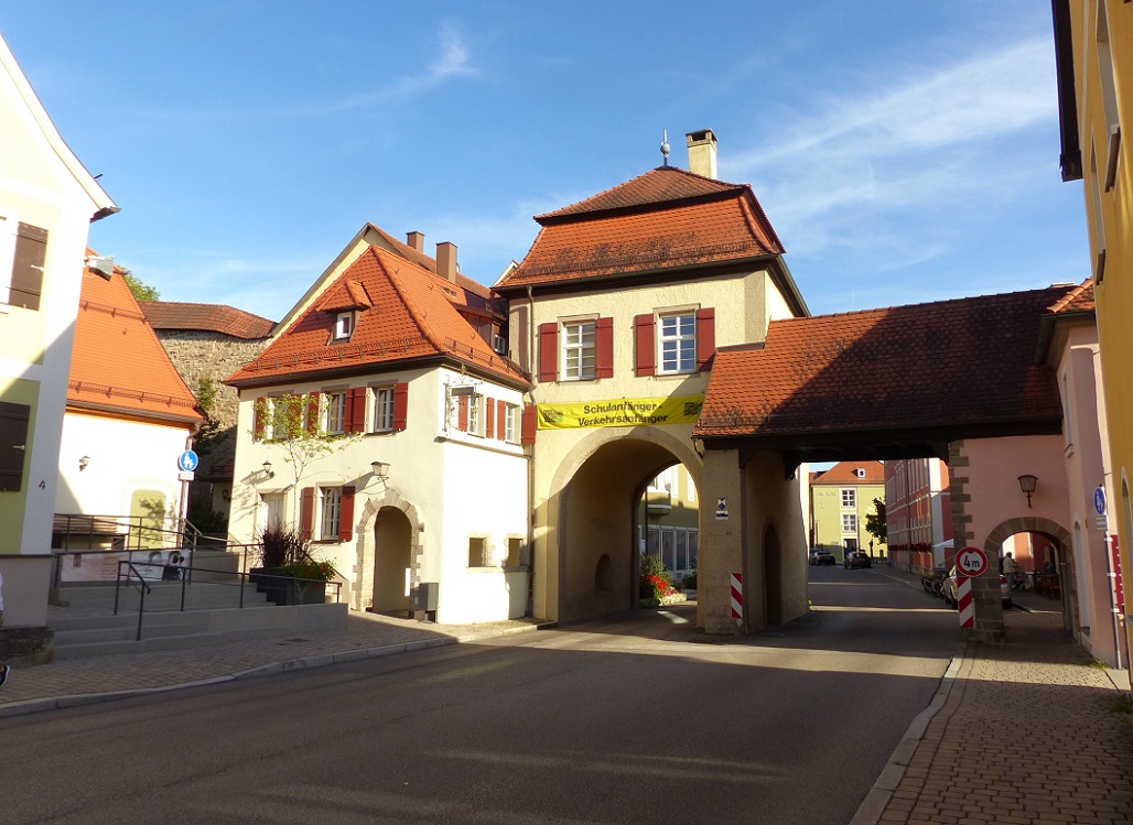 feuchtwangen24_P1870272_oberes_tor_feldseite_rothenburger_str_2_l.jpg